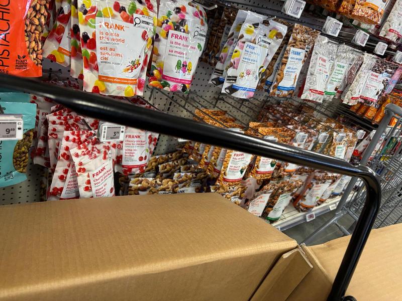 Only 1/2 of the handle had holes for installation