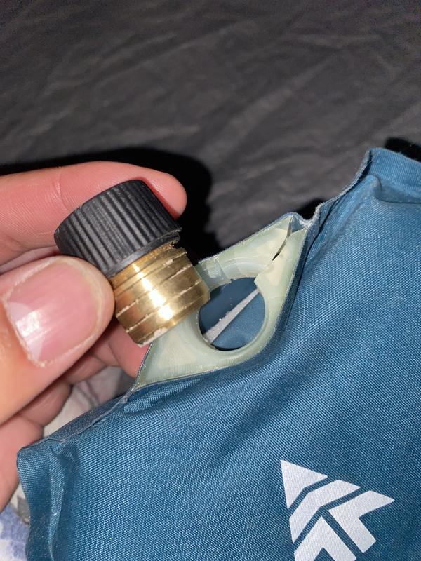 Cracked valve holder