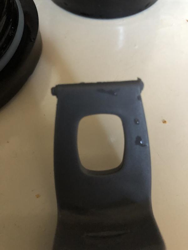 Note broken tab on right