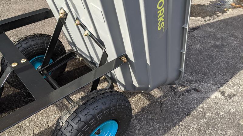 Screw through plastic pivot for 600 pound tub