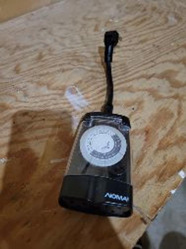 NOMA 24 Hour Outdoor Mechanical Timer, 24 Programmable settings, 2