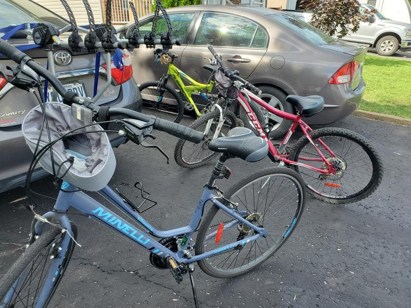 Ces 3 vélos ne font pas sur le support.