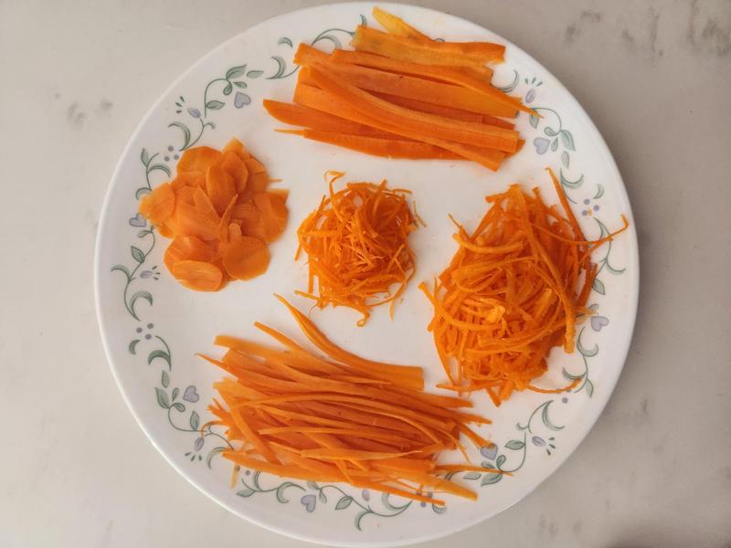 Different Carrot Cuts with different blades