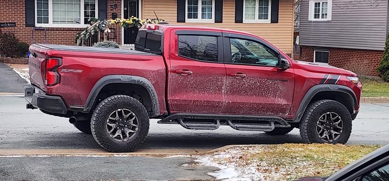 The wife needs the reach to get all of the windshield and bed cover. This brush is a great help!