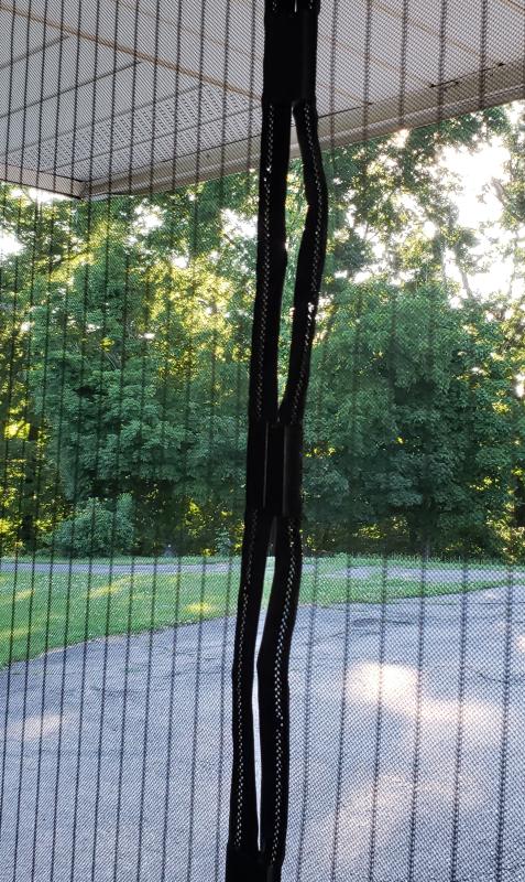 Dosen't close flies still get in