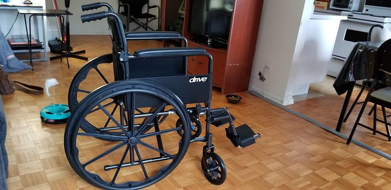 Drive Medical Silver Sport 1 Wheelchair with Swing Away Footrests