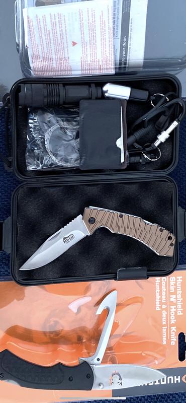 Missing / broken lock shown at lower left.