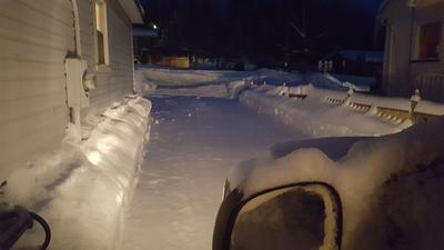 Driveway is 5 vehicles long and all snow has to go to the front. No problem for this blower.