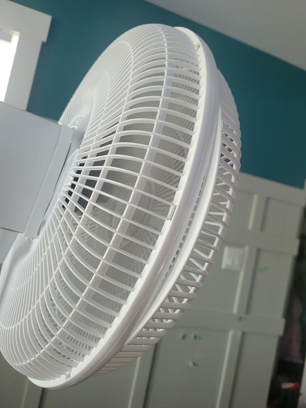 Fan cover doesn't fit properly