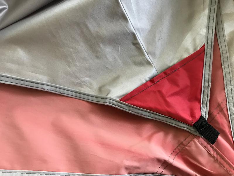 Le petit triangle montre la couleur originale