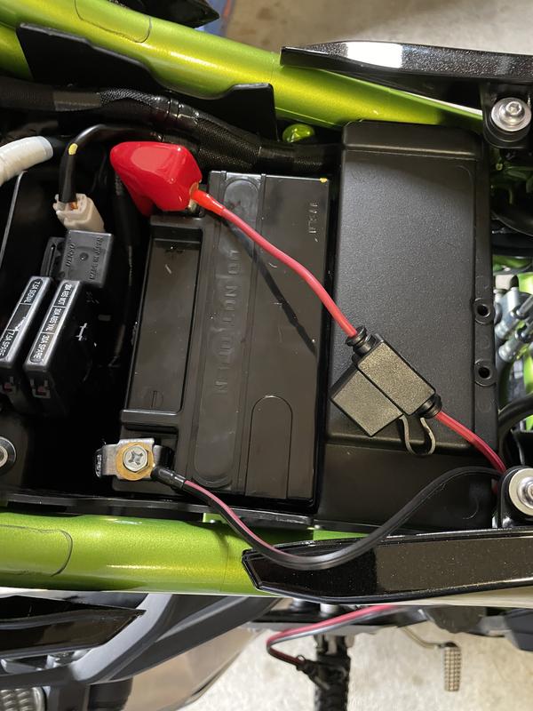 Terminal connectors, also come with alligator clamps