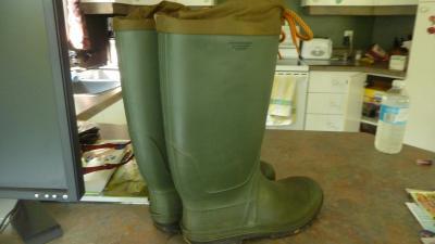 Men's Canadian-made Waterproof Fishing/Rain Boots with Non-Slip Outsole,  Green