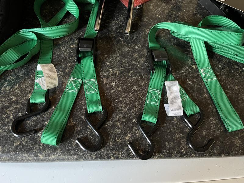 Wrong threading on left, correct on right.