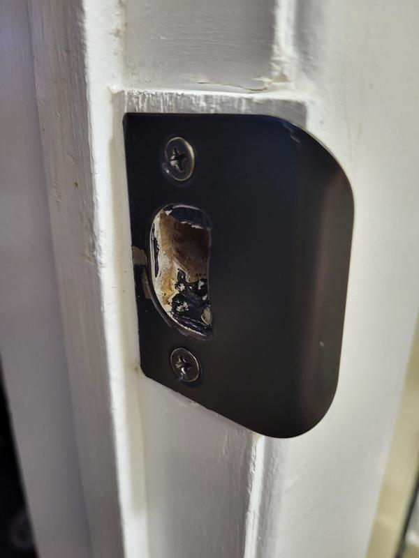 Door knob latch