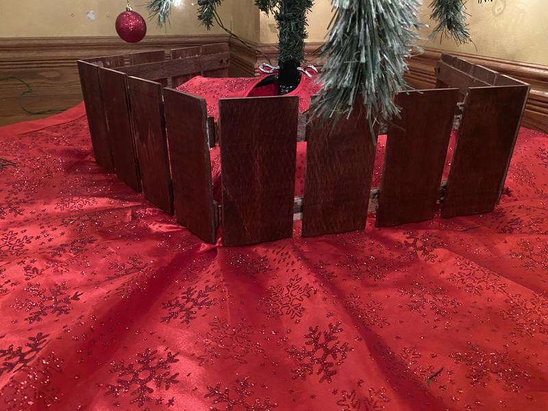 Hinges used to make tree box