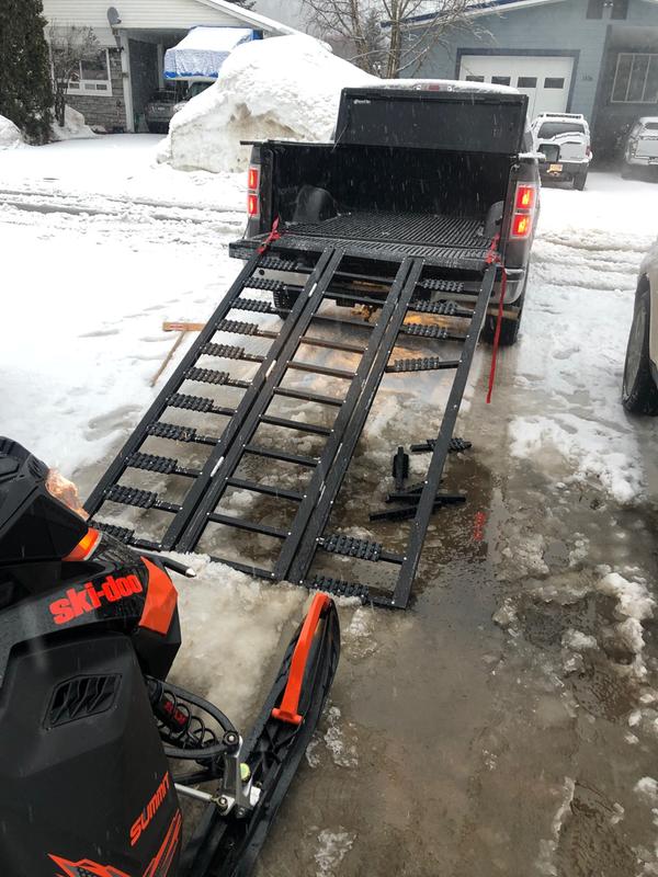 Yes all the square plastic caps fell of after the first use... otherwise it worked well twice, with complete failure the third time..