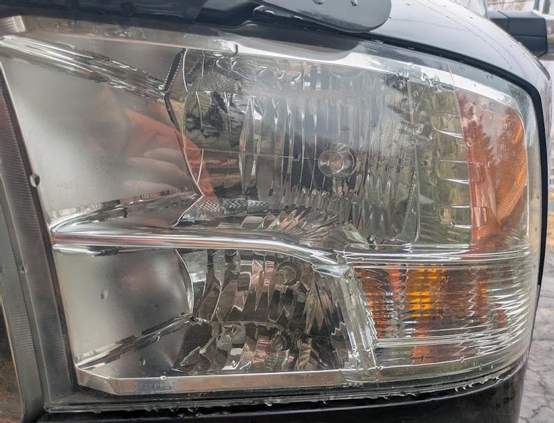 had to upload pic or it wouldnt post review, my stock lights