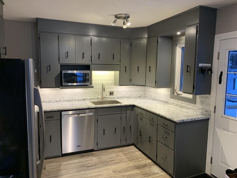 Brightens up countertop, makes backsplash tiles sparkle