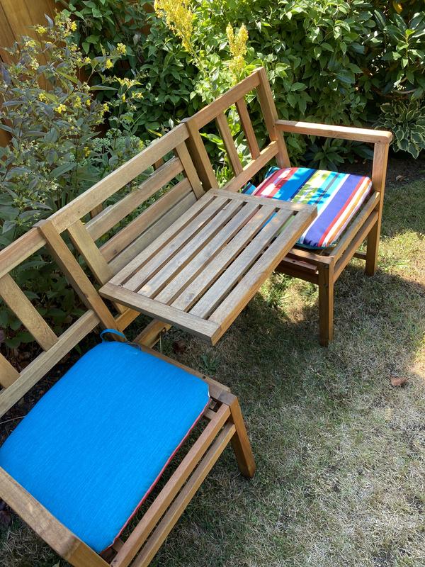 Like the reversible option for solid or stripe