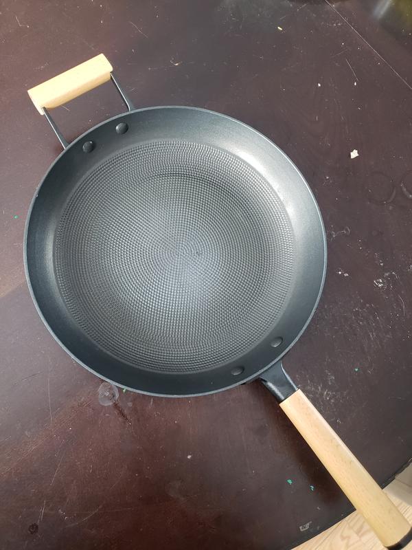 Cast iron pan
