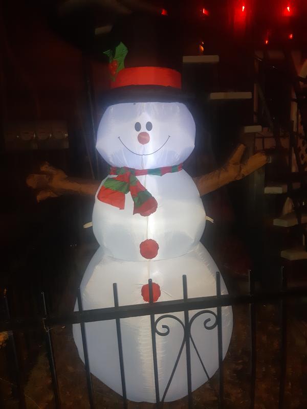 Cute face nice colors for hat n scarf, very cute