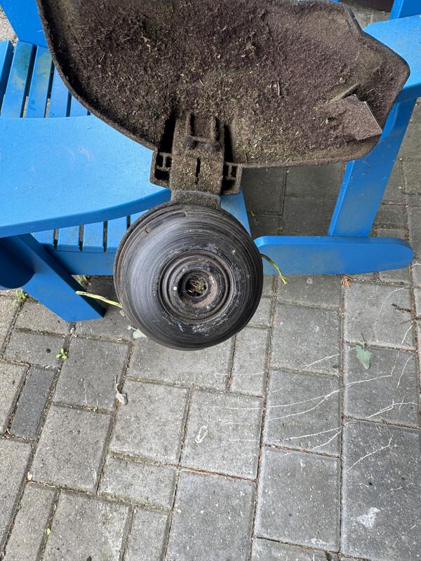 Trimmer head damaged - tap and go not working  / SKU 060-1349-2