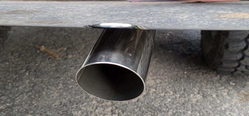 Dual pipes, long tips so it extends far underneath to keep the exhaust pipes hidden.  
Perfect and super easy install as well as simple to adjust before eother clamping or welding it in place so you can ensure its straight and aligned especially with 2:)