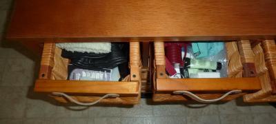 see the inner sizes of drawers - it wastes too much space
