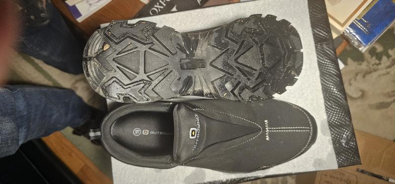 Boot overview and tread pattern