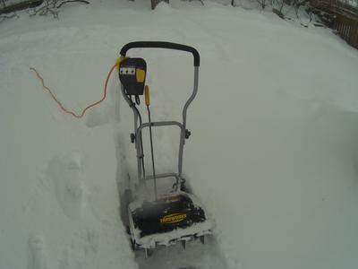 Yardworks 10A Electric Snowthrower
