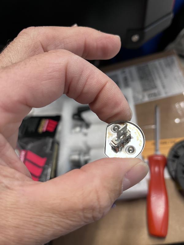 Old H1 bulb connector