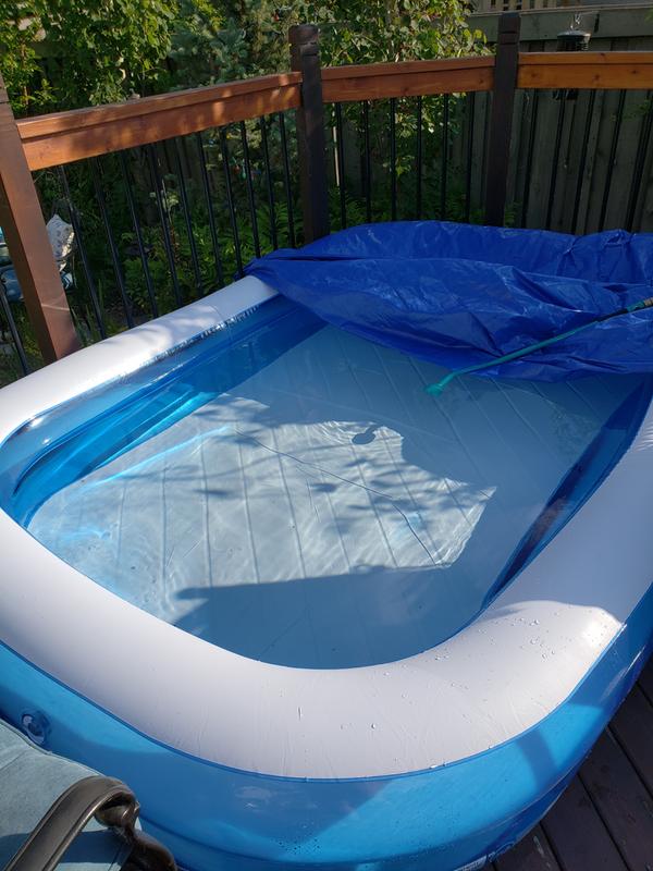 New kiddie pool (it's more or a very shallow wine swim up bar)