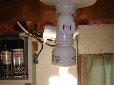 Brancher sur 3 lampes décoratives de 5W..