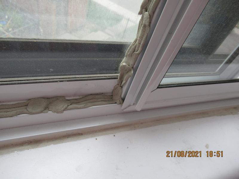 Three-strand chunks prevent hot air from coming in window gaps.