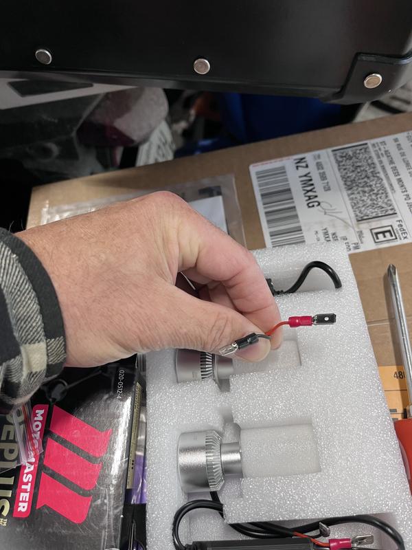 Connector on the LED H1