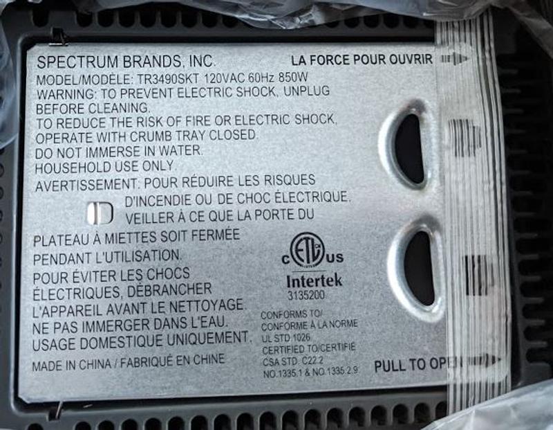 Bottom of B&D toaster 2 slice.