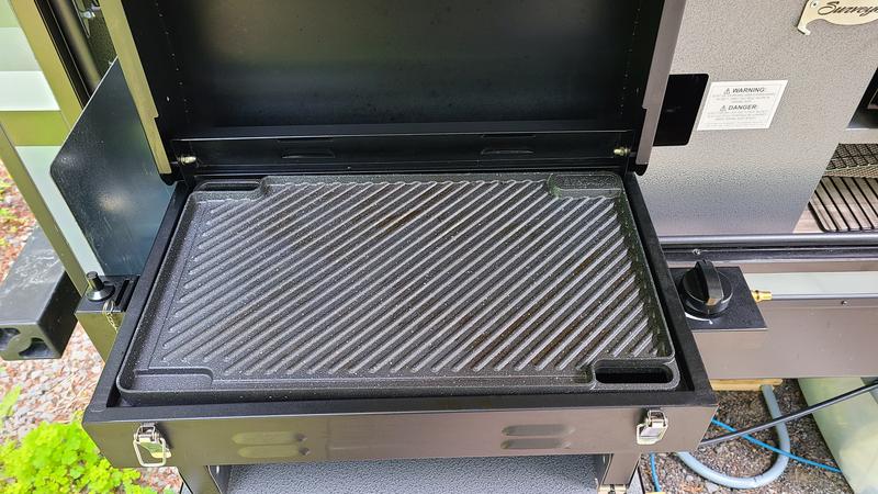 S'ajuste a la perfection ds mon grill de Roulotte Surveyor