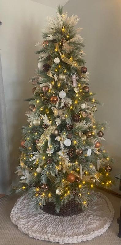 Different shade of lights in lower mid-section