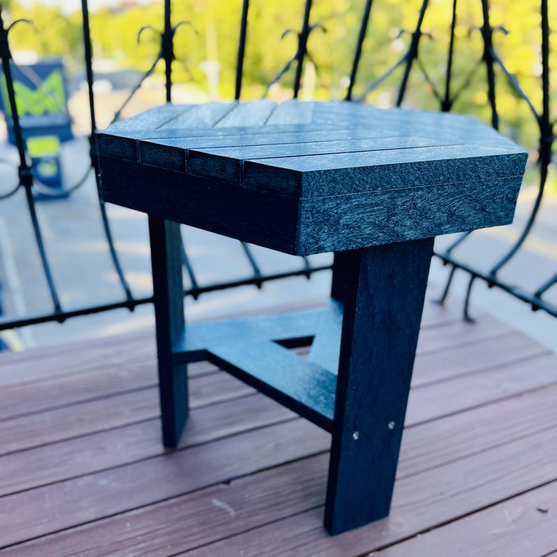 Canvas accent table