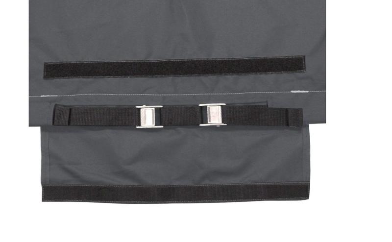 this buckle was indicated to be on the 6.8m cover on website.  it was not there when I unpacked the tarp