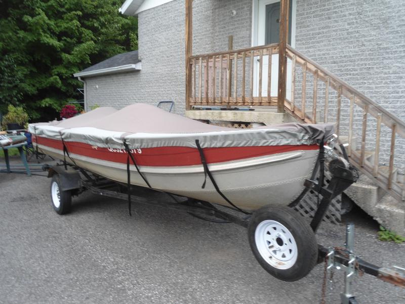 housse 14- 16 pieds pour chaloupe 16 pieds, tres satisfait