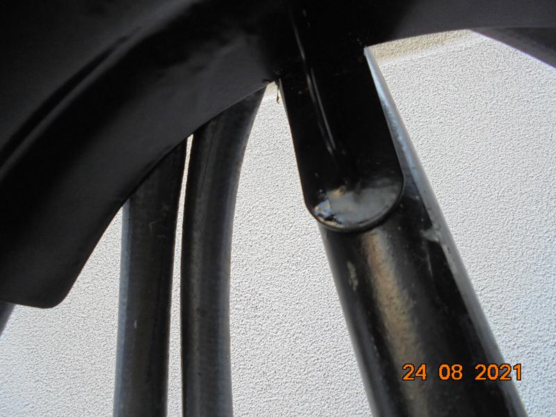 Dessous avec le triangle support