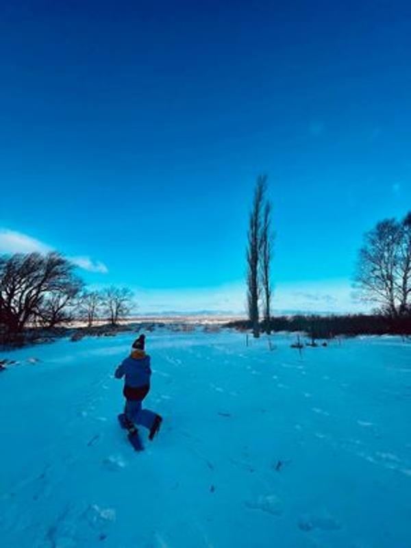 Le lendemain du réveillon , notre petit fils était super heureux en profite au maximum !