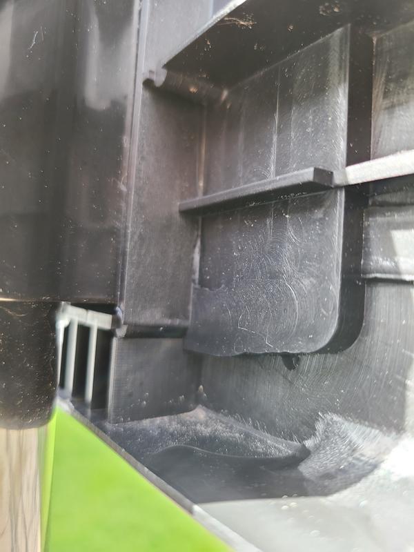 Crack in center of photo