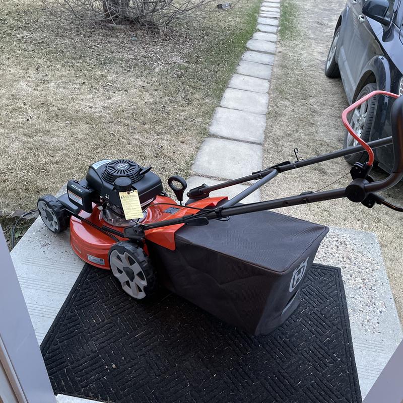 Husqvarna deals lc221rh mower