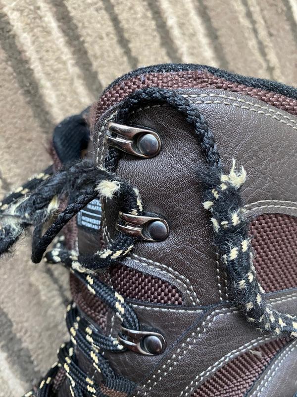 laces fray easily in boot loops