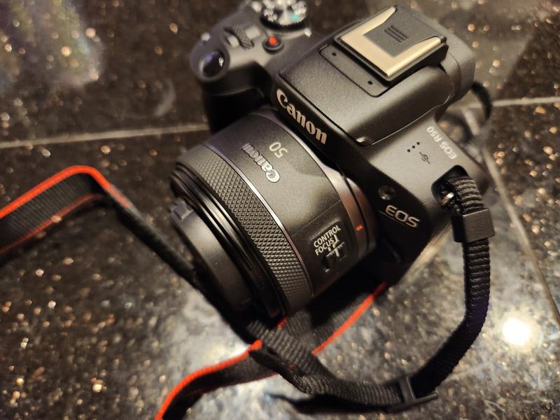 Meet the Canon EOS R50