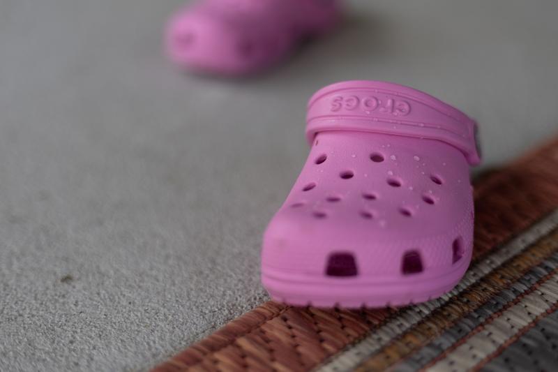 Amazing bokeh straight from the camera. No edits. Look at the detail of the water drops on the shoes.