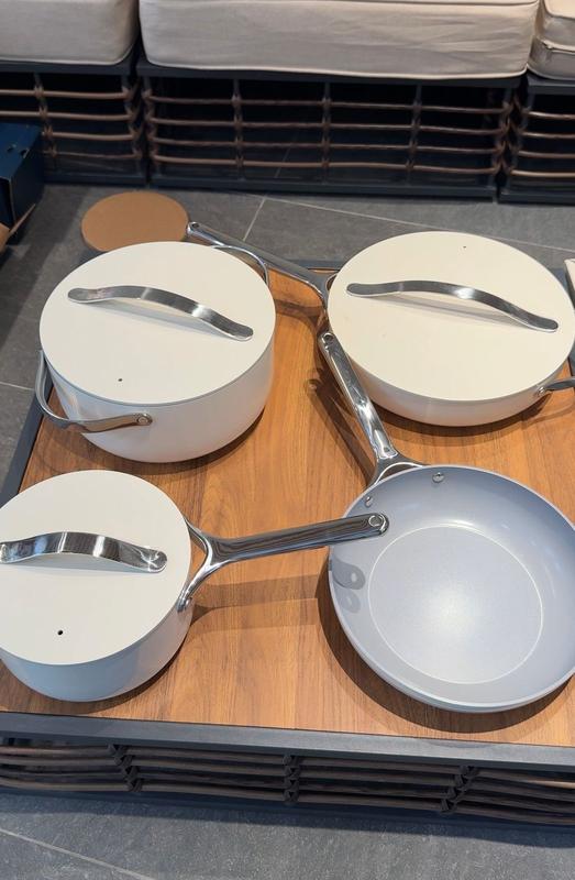 Customer carousel item 5.