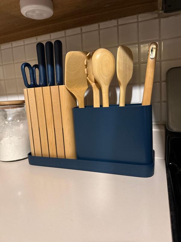 Customer carousel item 6.